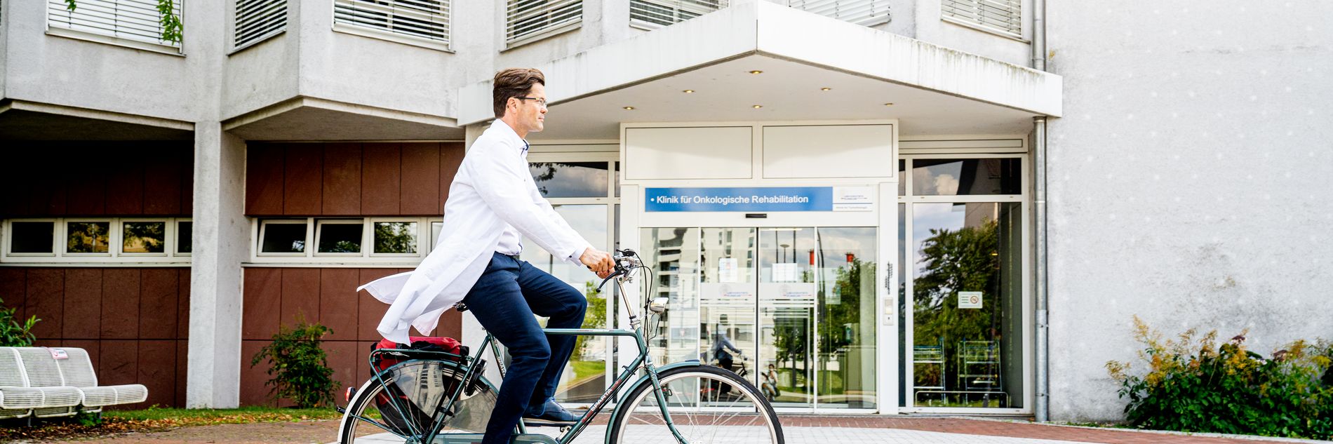 Dr. Dauelsberg auf dem Fahrrad